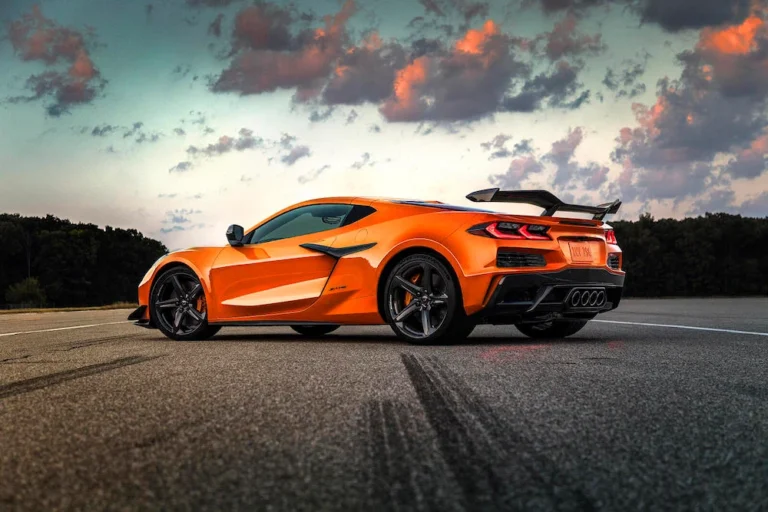 2023-Chevrolet-Corvette-Z06-credit-chevrolet